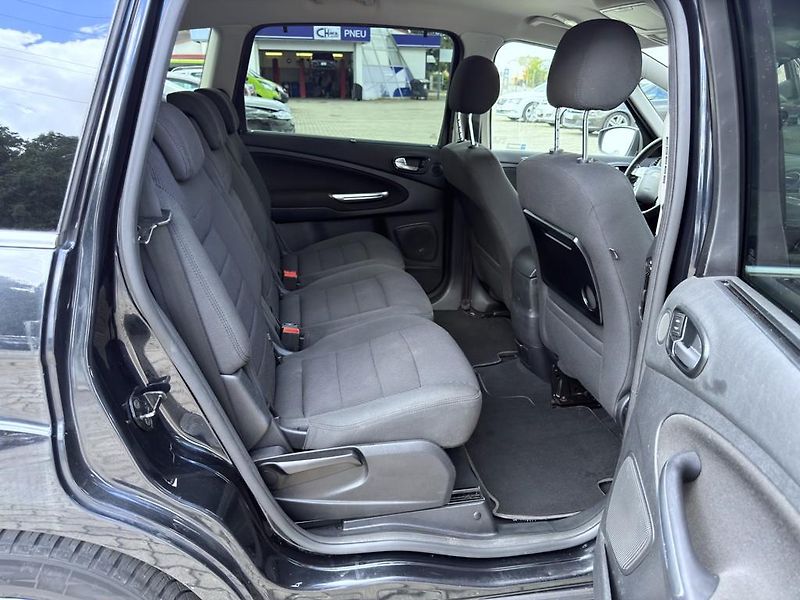 Ford S-MAX 2.0 TDCi 120 kW Titanium - fotka 10 z 13