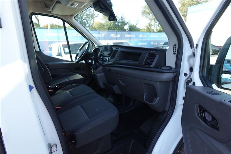 Ford Transit 2,0 TDCI  JUMBO 6MÍST KLIMA - fotka 20 z 41