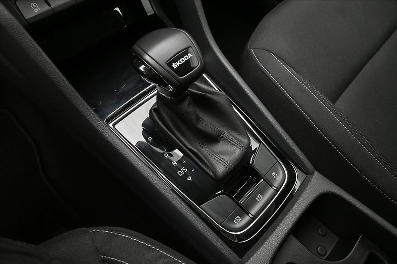 Škoda Karoq 1,5 TSI 110 kW DSG Ambition Zá - fotka 22 z 31