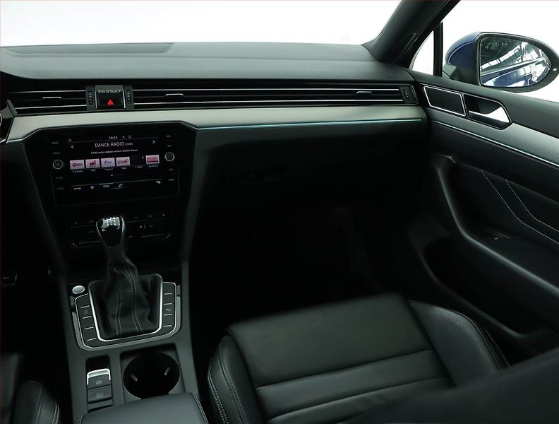 Volkswagen Passat (2022) 2.0 TDI - fotka 8 z 16