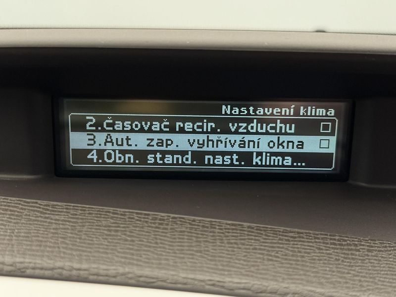 Volvo XC60 D4 AWD SUMMUM AUT CZ - fotka 36 z 45