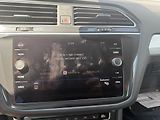 Volkswagen Tiguan (2019) 1.5 TSI 110kW ser. historie - náhled 25