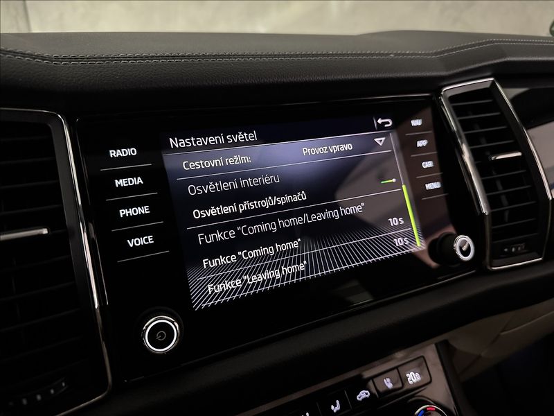 Škoda Kodiaq 2,0 TDi  DSG 4x4 L&K Virtual A - fotka 34 z 50