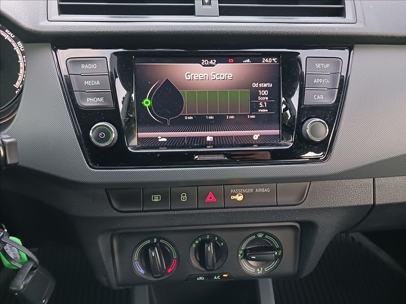 Škoda Fabia 1,0 III FC ACT, 1 Majitel - fotka 15 z 24