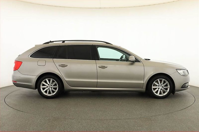 Škoda Superb (2013) 1.6 TDI, Tempomat - fotka 6 z 18