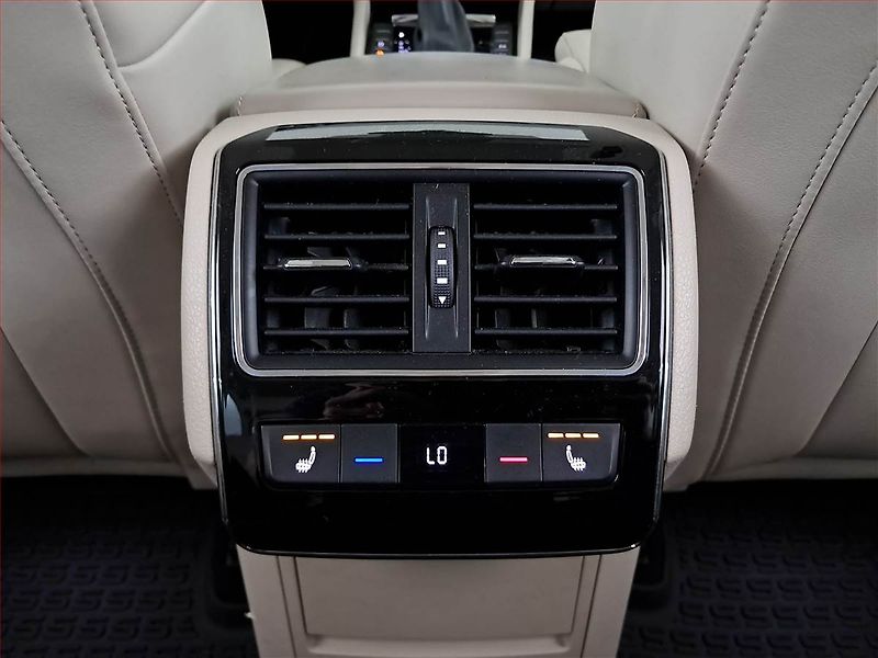 Škoda Superb (2017) Laurin&Klement 2.0 TDI - fotka 25 z 26