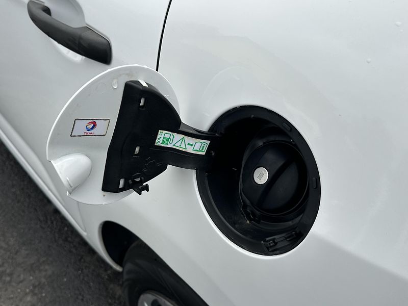 Citroën C3 (2014) 1.0 / 50kW *KLIMA* 1.Maj.  - fotka 27 z 31