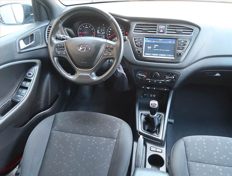 Hyundai i20 (2020) 1.2, Serv.kniha, Tempomat - fotka 7 z 13