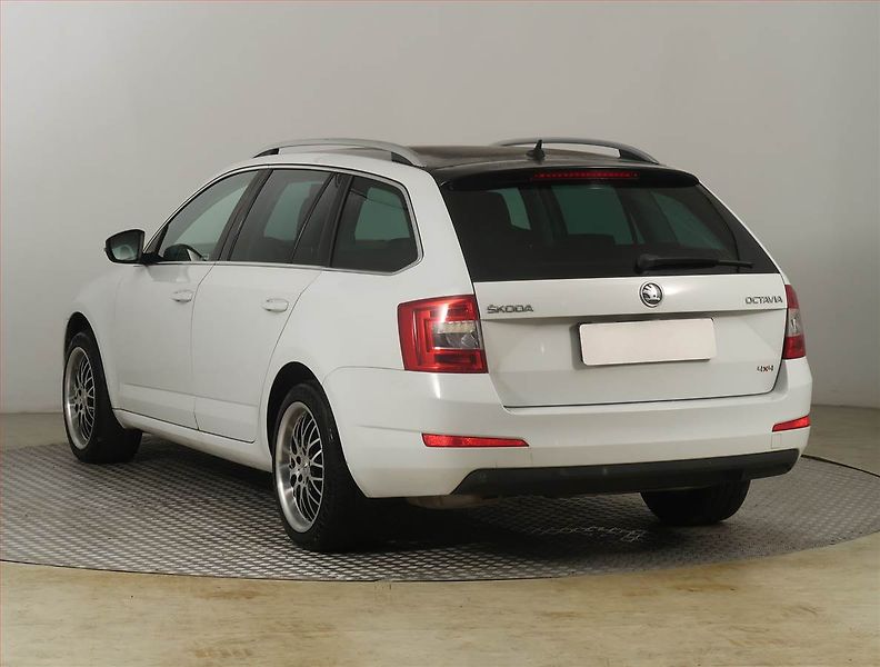 Škoda Octavia (2014) 2.0 TDI 4x4, 4X4, Xenony - fotka 4 z 25