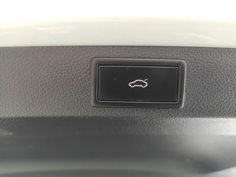 Škoda Karoq 1,5TSi ACT, DSG, STYLE, TZ - fotka 37 z 51