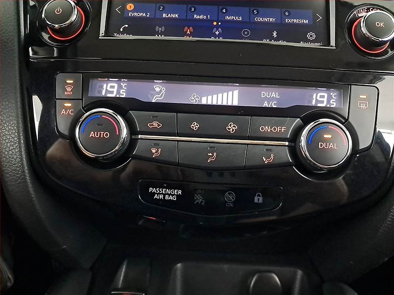 Nissan Qashqai (2021) 1.3 DIG-T - fotka 15 z 20