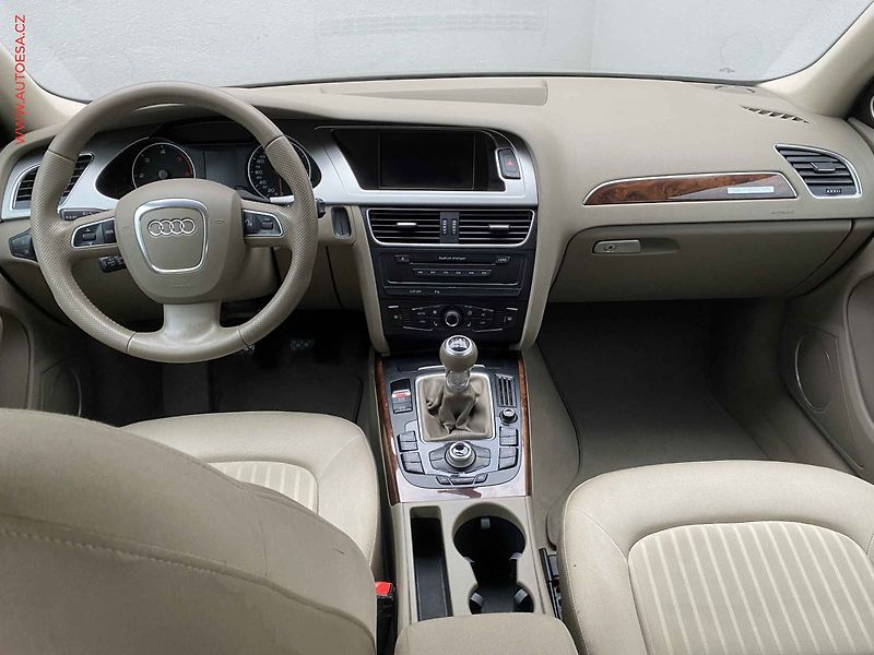 Audi A4 (2009) 3.0 TDi Quattro, Bixen, navi - fotka 8 z 19