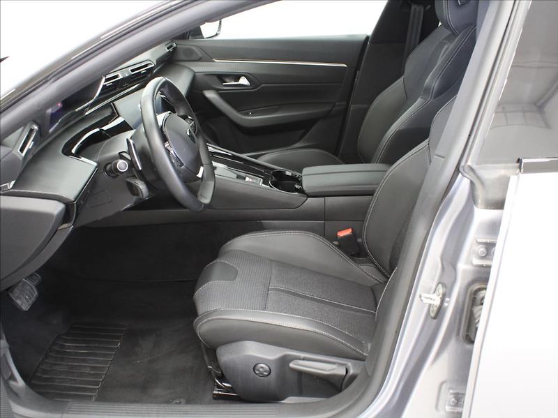 Peugeot 508 1,2 PT 130 AT Allure 8310km! - fotka 6 z 15
