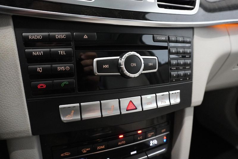 Mercedes-Benz Třídy E 350CDi automat - fotka 30 z 34