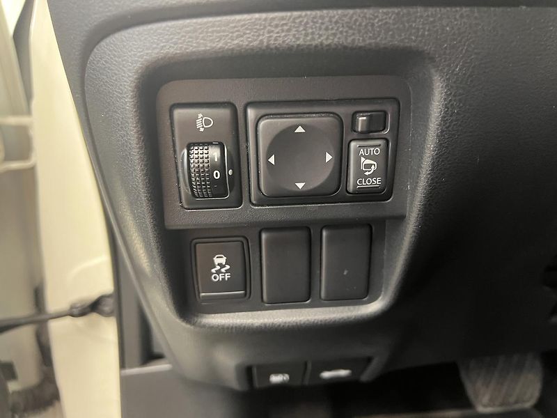 Nissan Juke 1.6i 86kW - fotka 14 z 17