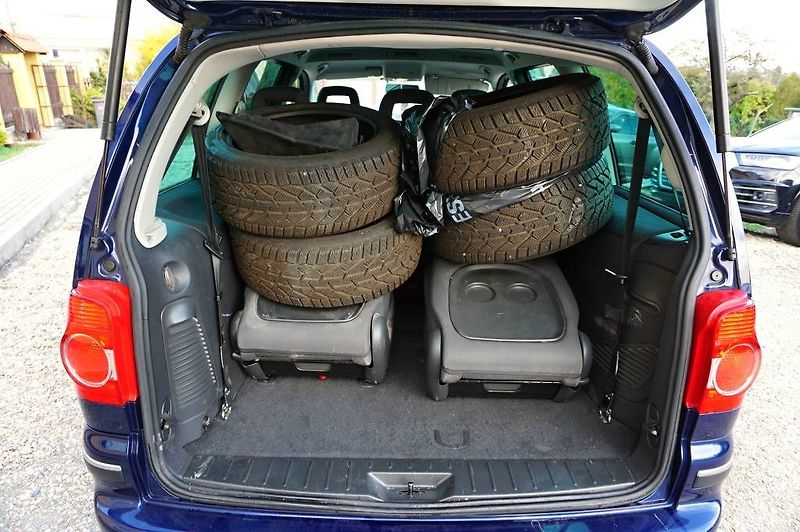 Volkswagen Sharan (2007) 2,0 TDI 103 kW - fotka 11 z 43
