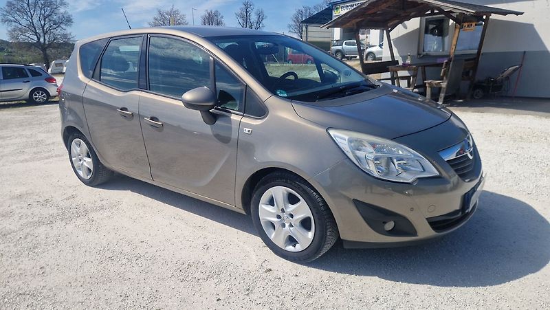 Opel Meriva 1,4 16 V - fotka 2 z 10