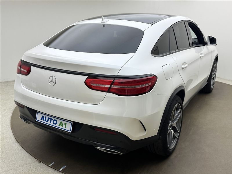 Mercedes-Benz GLE 3,0 AMG 4X4 LED DPH PANO TAŽNÉ - fotka 4 z 46