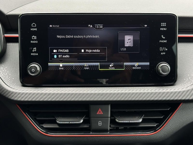 Škoda Kamiq 1.0TSi DSG Monte Carlo 116PS M - fotka 24 z 38