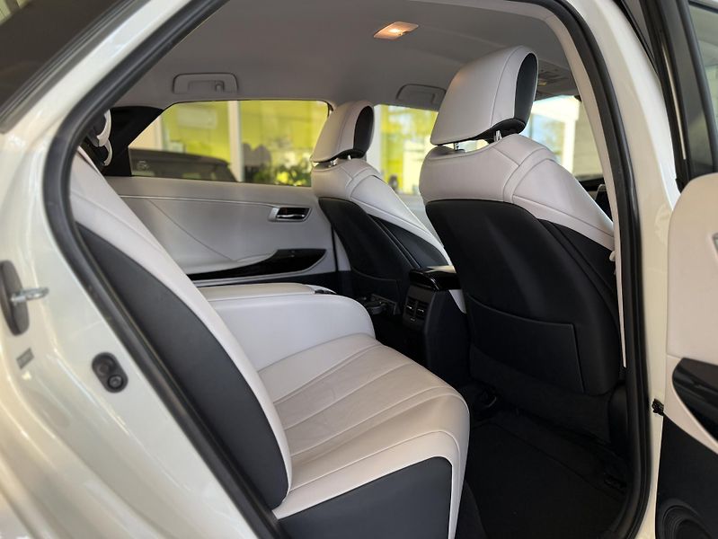 Toyota Mirai (2017) - fotka 21 z 23
