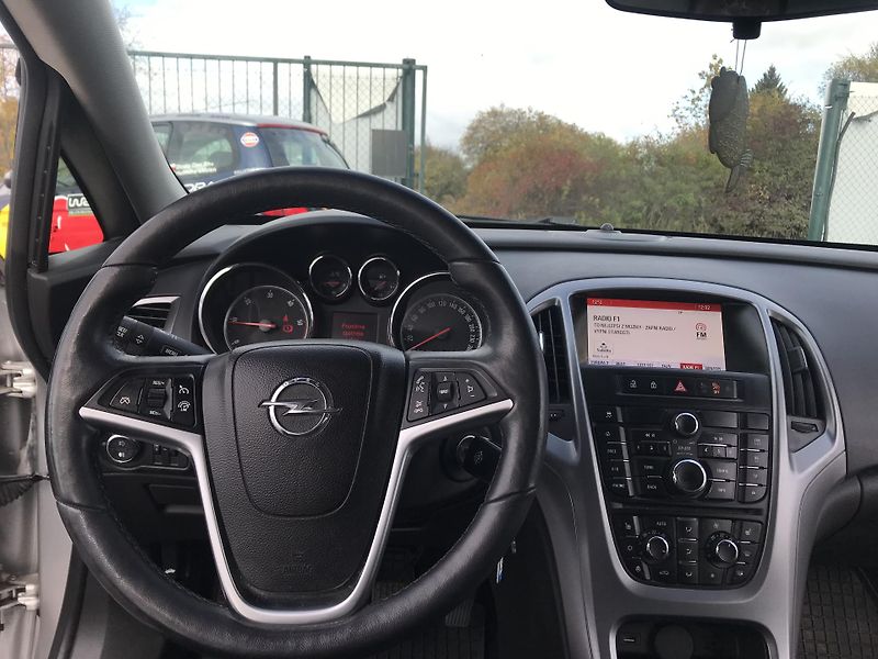 Opel Astra 1.7 CDTI 96 KW,SPORTS TOURER - fotka 12 z 21