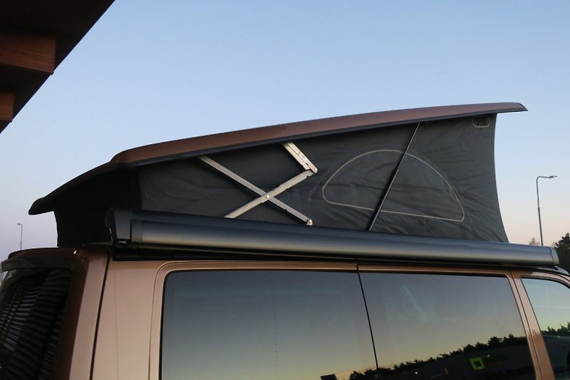 Volkswagen T6.1 (2023) 2.0TDI 110 kW Beach Tour LED - fotka 7 z 50