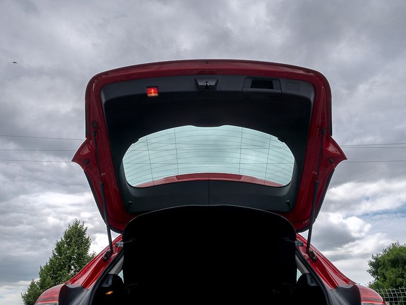 Mercedes-Benz GLA (2017) 200D 100KW LED – PO SERVISU - fotka 43 z 48