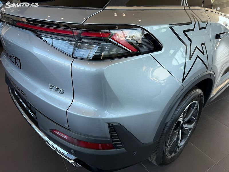 BAIC X75 (2026) ALL IN 130 kW Panorama DCT - fotka 11 z 27