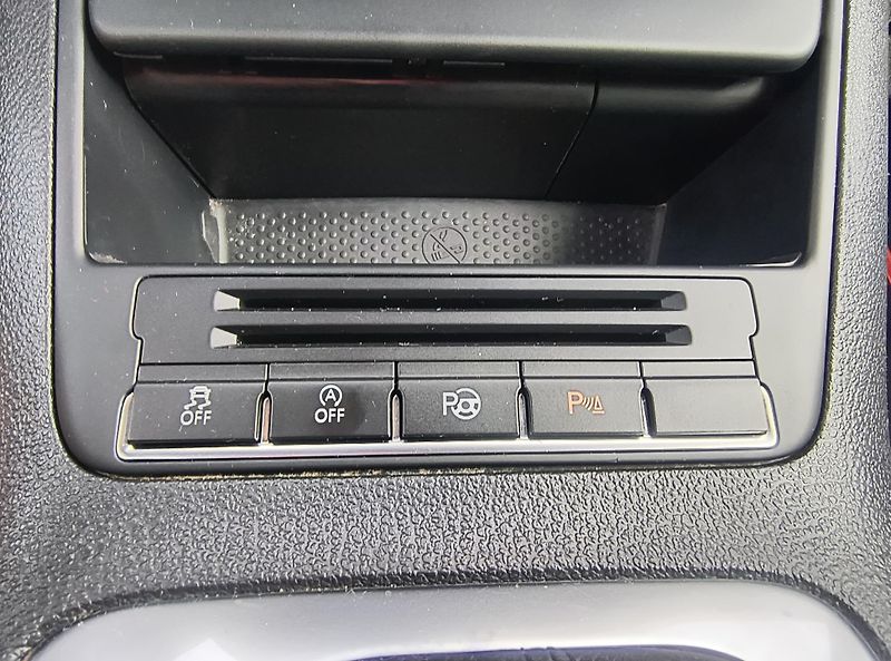 Volkswagen Tiguan (2013) 2.0 TDI 4X4 DSG 130KW R-LINE  - fotka 35 z 53