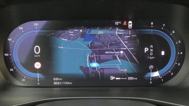 Volvo XC40 B3 PLUS DARK - fotka 13 z 23