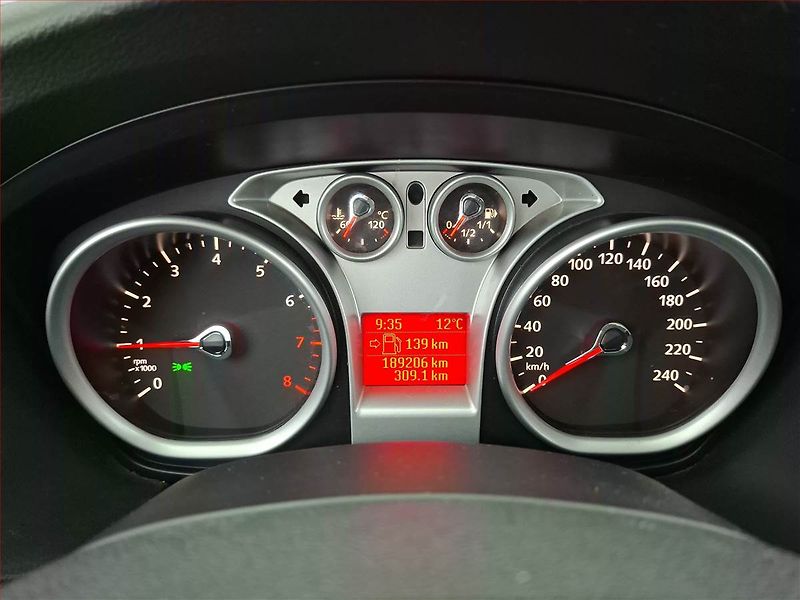Ford Focus (2009) 1.6 16V, Serv.kniha, nová STK - fotka 11 z 16