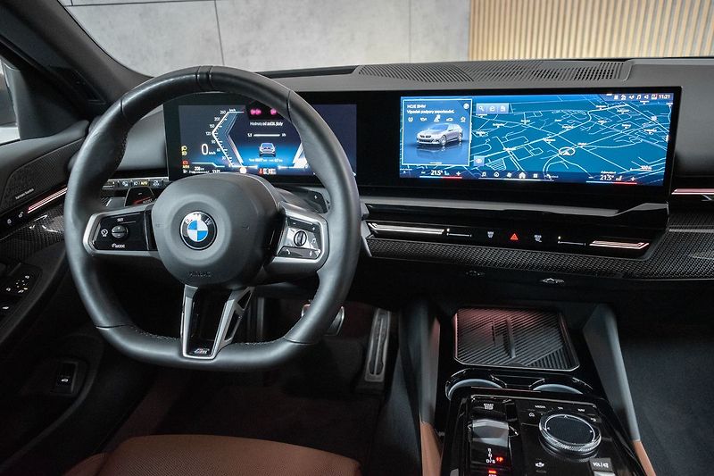 BMW Řada 5 540d xDrive ///M*HK*ČR*ZÁRUKA - fotka 9 z 55