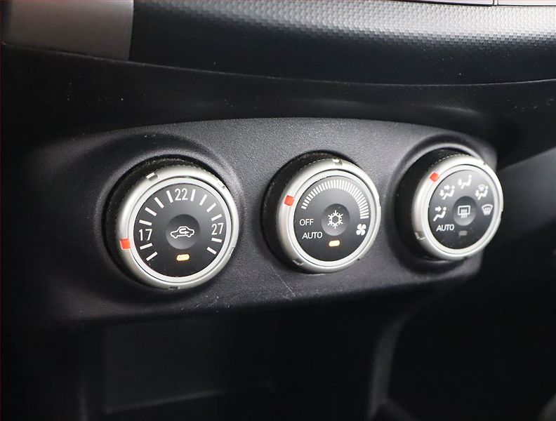 Mitsubishi Outlander (2009) 2.4 MIVEC, po STK, jezdí dobře - fotka 16 z 16