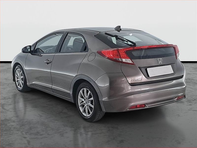 Honda Civic (2013) 1.4 i-VTEC - fotka 4 z 16