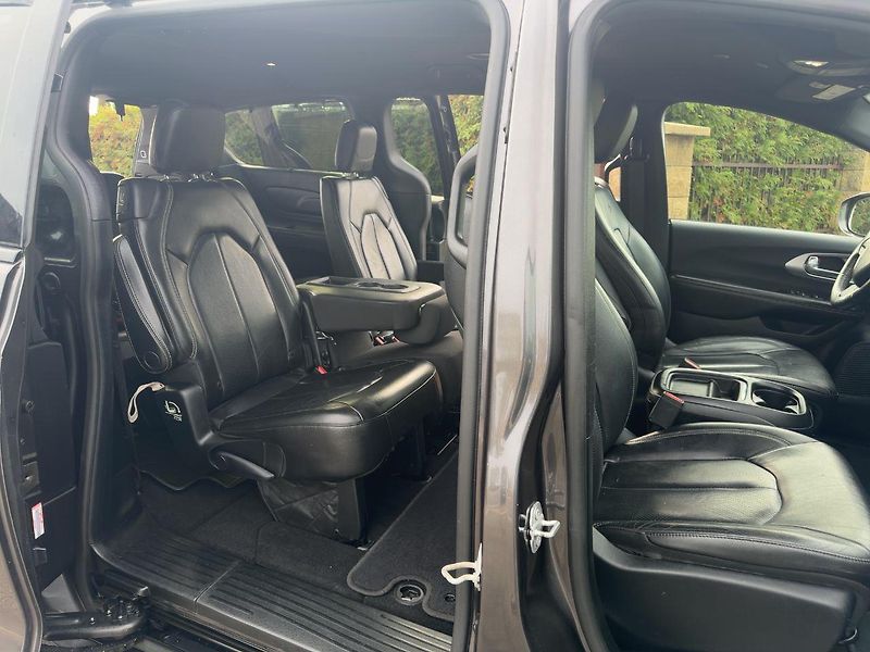 Chrysler Pacifica (2019)  3,6 L 8 míst S type 2019 - fotka 11 z 20