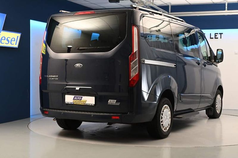 Ford Tourneo Custom (2014) 2.2 L1H1 8 Míst klima kamera 1 - fotka 5 z 30