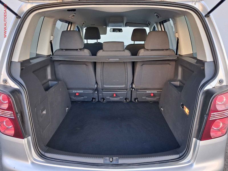 Volkswagen Touran (2007) 2.0 i, AAC, tempo - fotka 7 z 16
