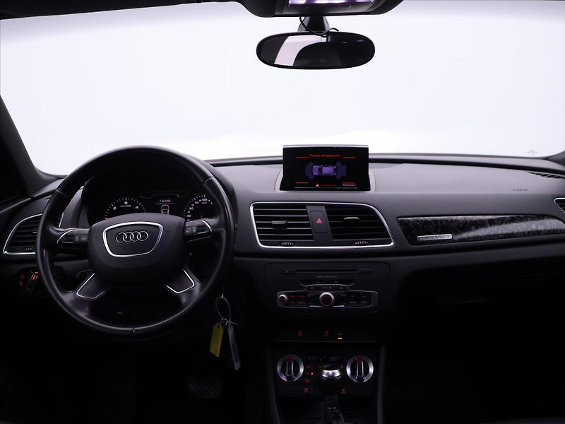Audi Q3 2,0 TDi 130kW Quattro - fotka 24 z 31