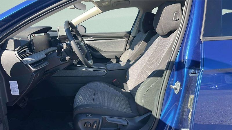 Škoda Superb Combi Selection 2,0TDI 110kW D - fotka 6 z 29
