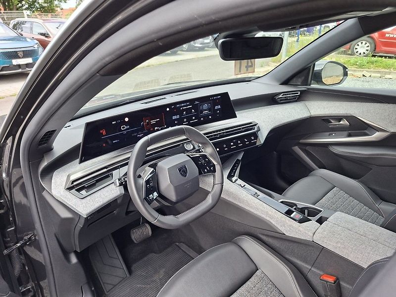 Peugeot 3008 ALLURE HYBRID 145k e-DCS6 - fotka 13 z 29