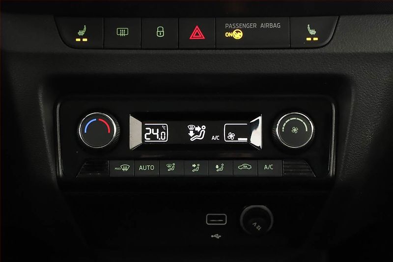 Škoda Fabia (2022) Ambition 1.0 TSI, ČR,1.maj - fotka 11 z 17