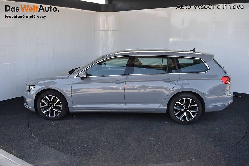 Volkswagen Passat Variant (2023) 1.5TSI 110kW, LED,Manuál - fotka 3 z 23