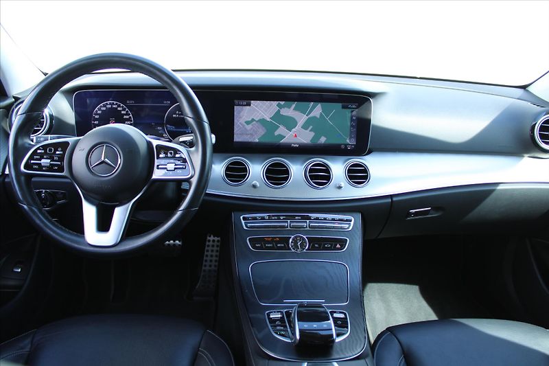 Mercedes-Benz Třídy E 200D AVANTGARDE SERVIS. KN. - fotka 13 z 30