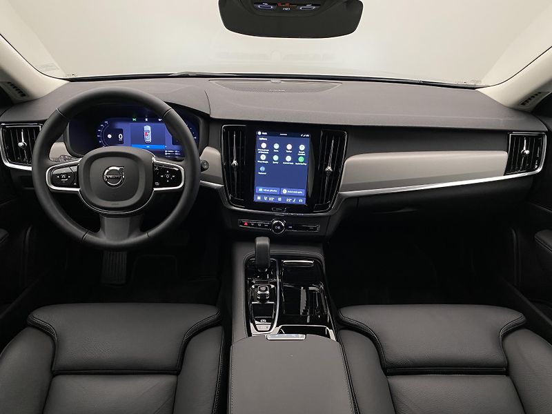 Volvo V90 T6 AWD RECHARGE DARK PLUS - fotka 2 z 58