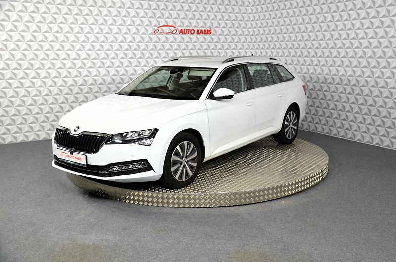 Škoda Superb (2022) 2.0TDI 110 Style kombi - fotka 1 z 23