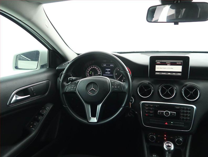 Mercedes-Benz Třídy A (2014) A 160 CDI, Serv.kniha - fotka 7 z 18