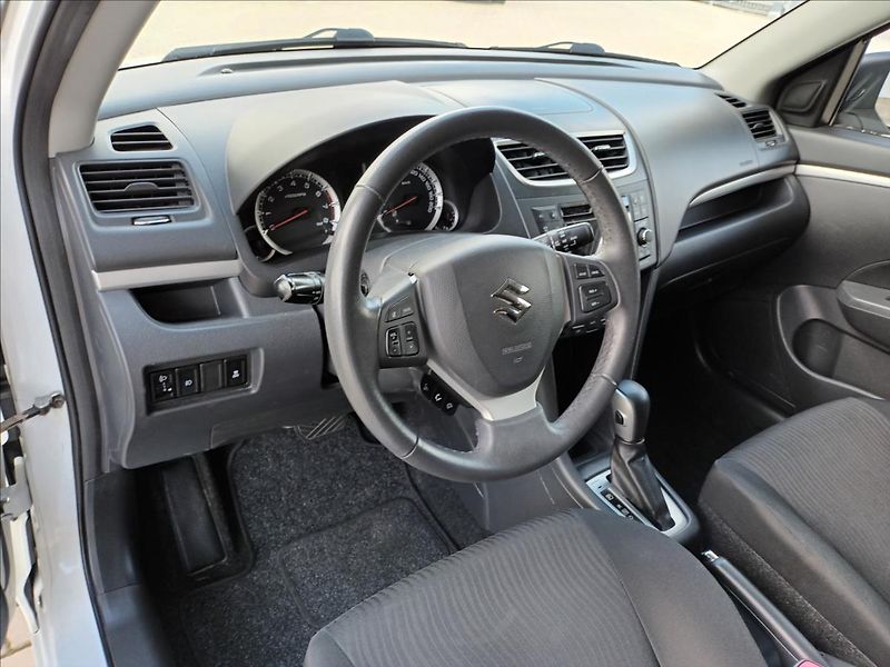 Suzuki Swift 1,2 ČR,1MAJ,SERVISKA,AUTOMAT - fotka 11 z 39