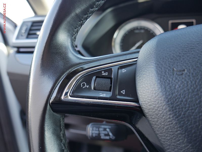 Škoda Superb (2016) 2.0 TDI, ČR, L&K, DSG - fotka 21 z 29