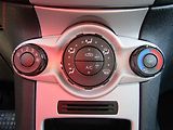 Ford Fiesta (2011) 1.4i, 1.maj,ČR, AC, park. - náhled 14