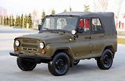 UAZ-469, vojenský terénní automobil, který získal pověst nezničitelného dříče.